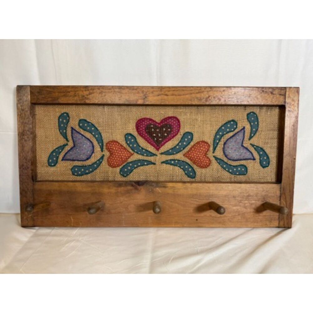 Vtg Burlap Patchwork Coat Hat Rack‎ 5 Pegs Wall Mount Country Heart Cottage Farm